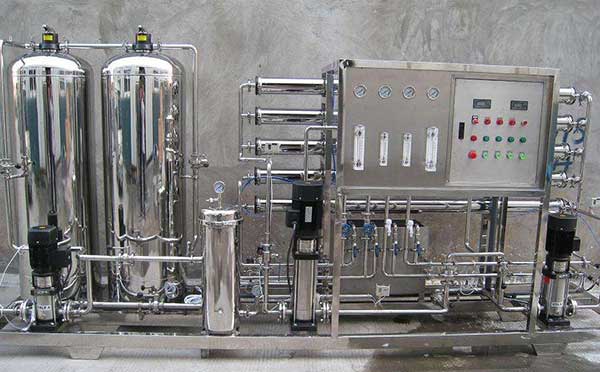 反滲透純凈水設(shè)備相比傳統(tǒng)水處理方法的技術(shù)優(yōu)勢(shì)(附圖) 反滲透純凈水設(shè)備相比傳統(tǒng)水處理方法的技術(shù)優(yōu)勢(shì)(附圖)